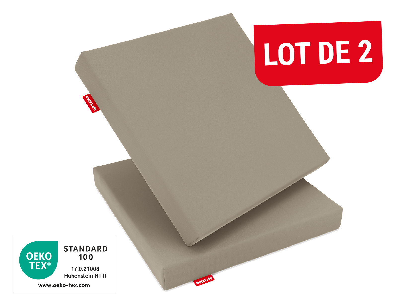 2 coussins d'assise beiges empilés avec effet déperlant visible grâce à des gouttes d’eau en surface avec un badge rouge "lot de 2".
