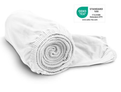  Le drap-housse en jersey BODYGUARD® blanc enroulé. Le label Oeko-Tex® Standard 100